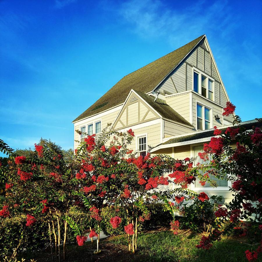 The Kenwood Gables Bed & Breakfast St. Petersburg Exterior photo