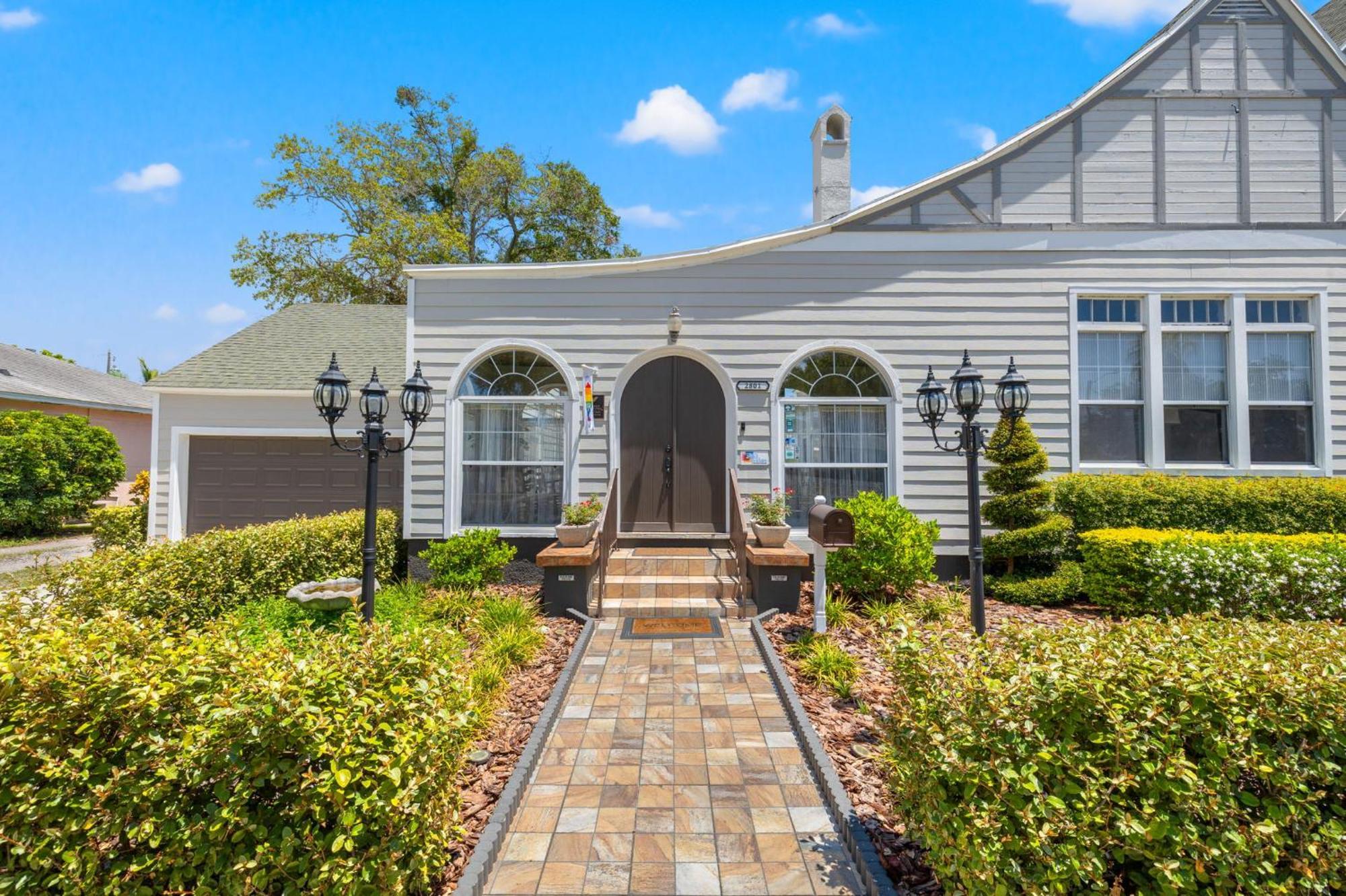 The Kenwood Gables Bed & Breakfast St. Petersburg Exterior photo